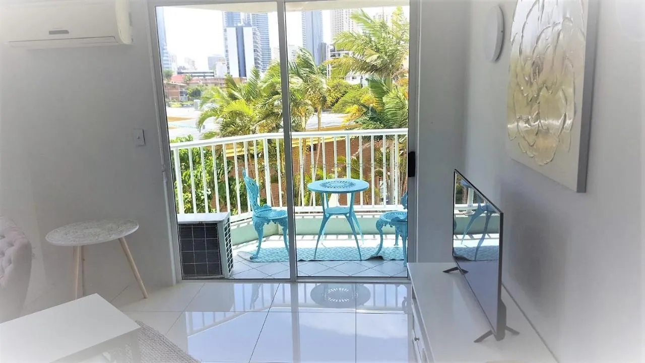 גולד קוסט Emerald Surfers Paradise Shared Apartment אכסניה