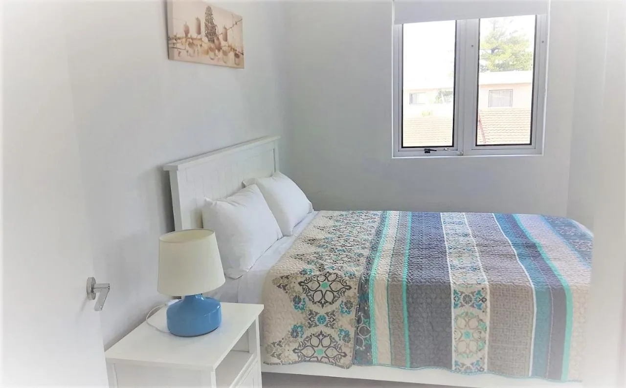 גולד קוסט Emerald Surfers Paradise Shared Apartment אכסניה