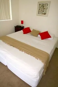 Emerald Surfers Paradise Shared Apartment Gold Coast Hostel