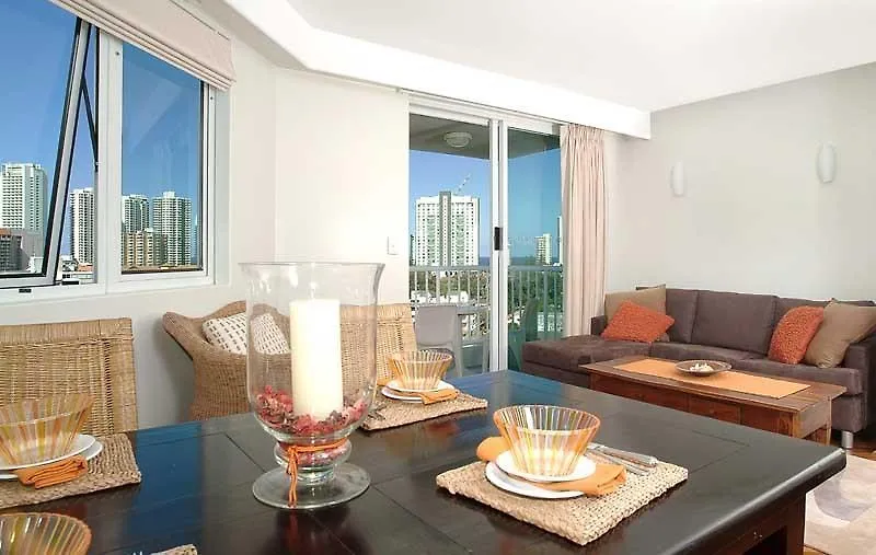 גולד קוסט Emerald Surfers Paradise Shared Apartment אכסניה