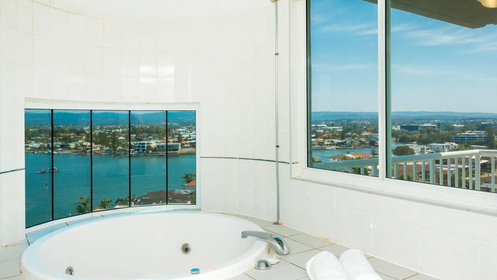 Hostel Emerald Surfers Paradise Shared Apartment Gold Coast