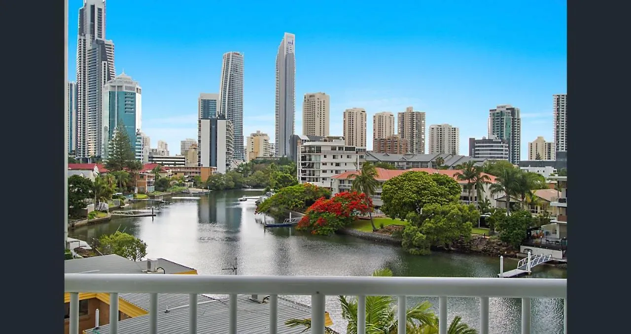 *** Hostal Emerald Surfers Paradise Shared Apartment Gold Coast Australia