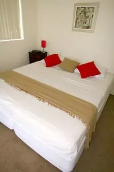 Emerald Surfers Paradise Shared Apartment Gold Coast Hostel