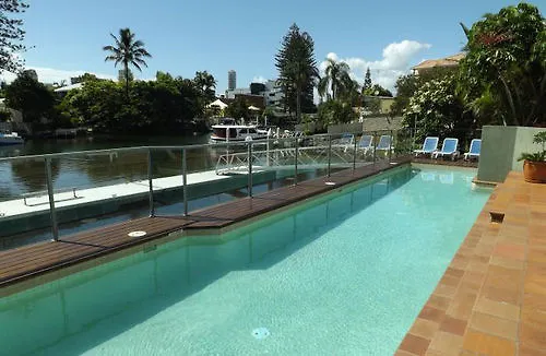Emerald Surfers Paradise Shared Apartment Gold Coast Hostel