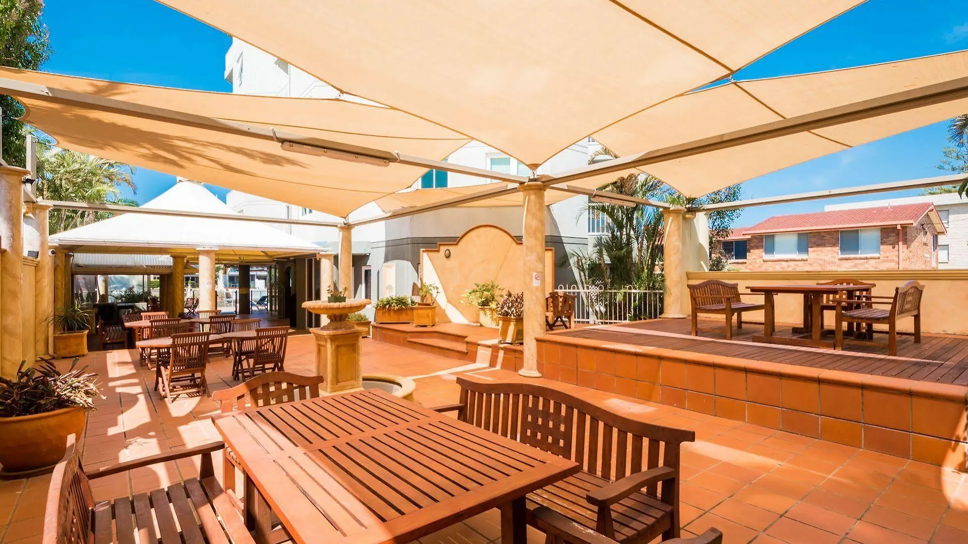 Hostel Emerald Surfers Paradise Shared Apartment Gold Coast Australia
