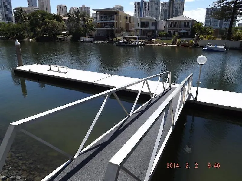 Emerald Surfers Paradise Shared Apartment Gold Coast Hostel